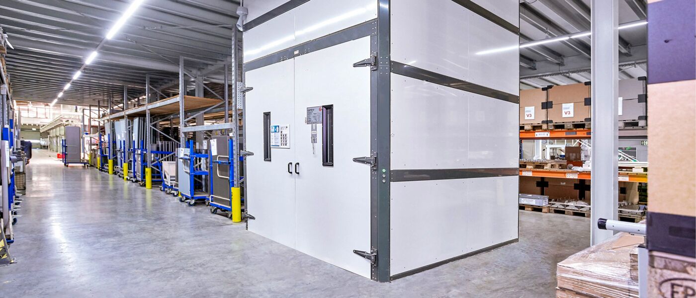 goods lift for manufacturing and distribution